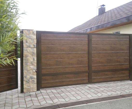 Распашные ворота в Дивном