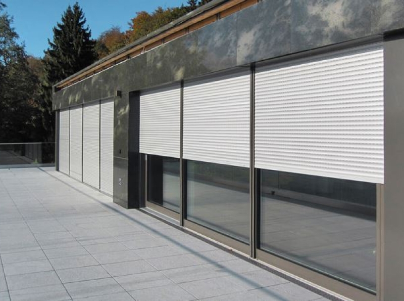 Рольставни в Дивном